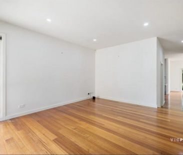 Mitcham - Photo 5