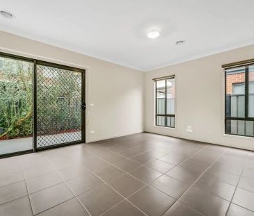 42 Peppertree Parade, Craigieburn VIC 3064 - Photo 4