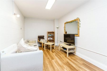 6 bedroom townhouse to rent - Photo 5