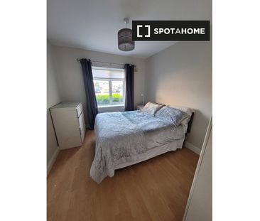 Room for rent in 2-bedroom house in Ballycullen, Dublin - Photo 1