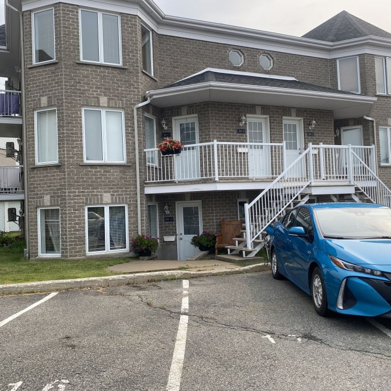 4 1/2 à Louer - Photo 1