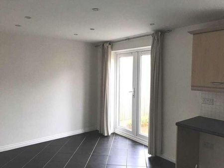 Saffron Crescent, Carterton, OX18 - Photo 3