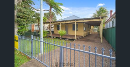 PEACEFUL HOME IN HENRY STREET - Photo 3