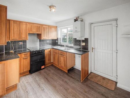 2 bedroom terraced house to rent - Photo 2