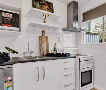 Modernised and Cosy! - Photo 5