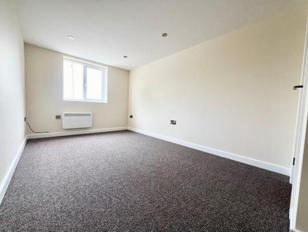 2 bedroom Flat To Let - Photo 3