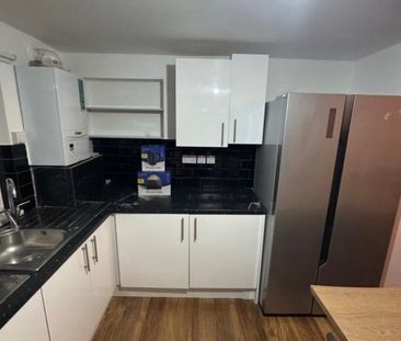 Room in a Shared House, London, N12 - Photo 5