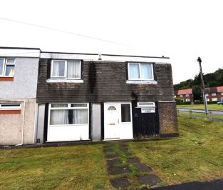 5 bedroom House in Woodbridge Lawn, Leeds - Photo 1