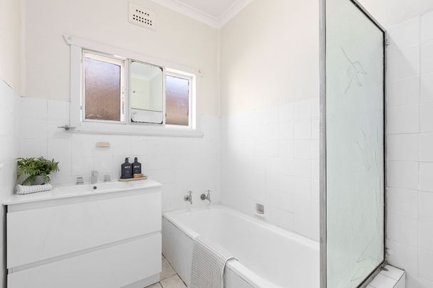 68 Rippon Avenue, - Photo 1