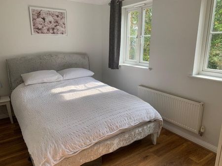 Coopers Court, Gidea Park, RM2 6GD, Property for rent - Photo 2