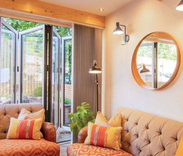 Fully remodelled to the highest specification! - Photo 1