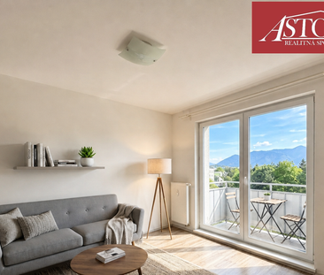 Bright 2-room Apartment with Balcony | Walking Distance to City Cen... - Photo 1
