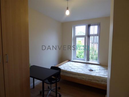 5 bedroom end of terrace house to rent - Photo 4