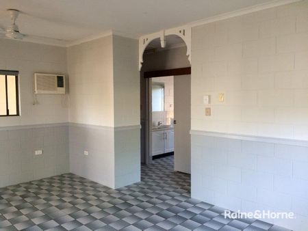 2 Bedroom Unit in Cooya Beach - Photo 2