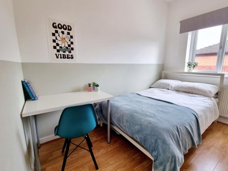 5 Bed End Terrace, Liberty Street, L15 - Photo 4