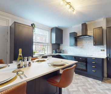 Stunning 6 Bed all ensuite property in central Headingley - Photo 3