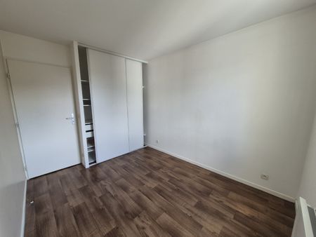 Location Appartement 3 pièces 62m² LILLE 59800 - Photo 3
