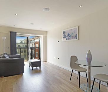 2 bedroom flat to rent - Photo 2