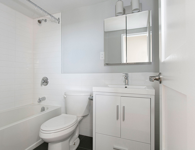 490 Avenue Eglinton Est - Studio - Photo 1