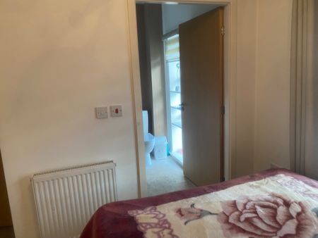 Room in a Shared House, Manchester, M14 - Photo 2