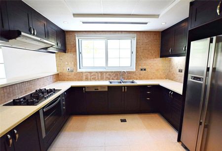 3 Bedrooms | Legacy Large | Close to the Pavilion - Photo 3