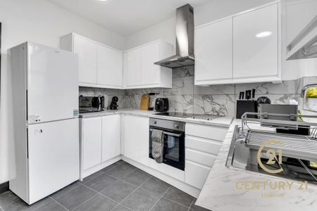 1 bedroom in a house share to rent - Photo 2