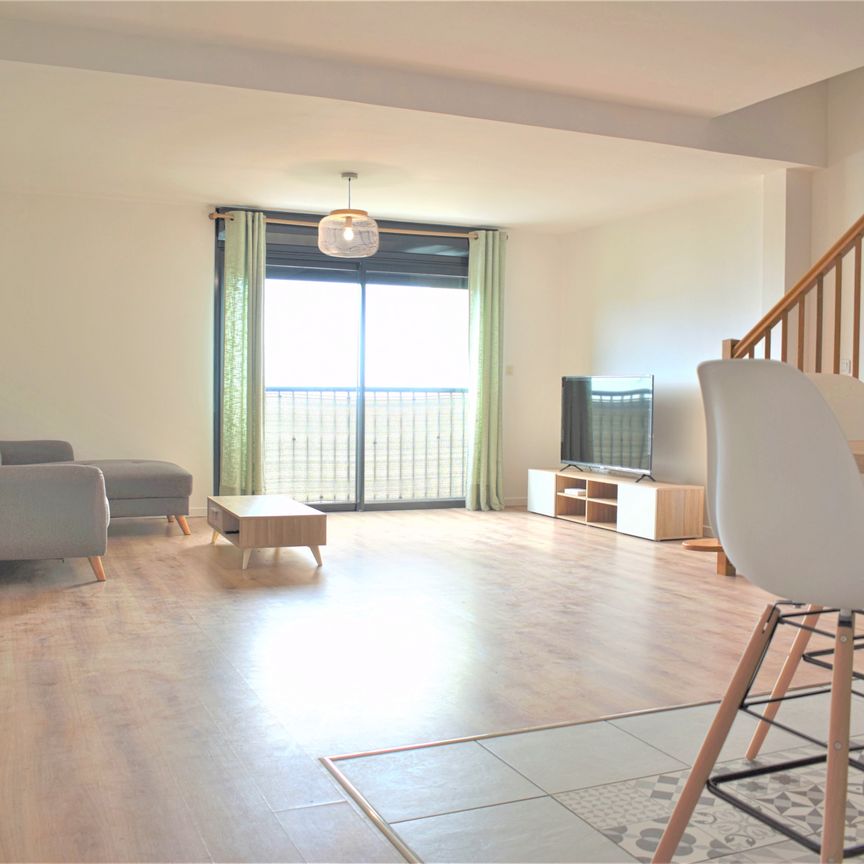 Location Appartement 1 pièce 40m² STE CLOTILDE 97490 - Photo 1