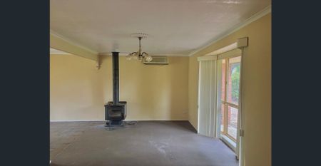 Property is ideally located amongst schools Manor Lakes shopping Centre short drive to Wyndham Vale Train Station - Photo 3