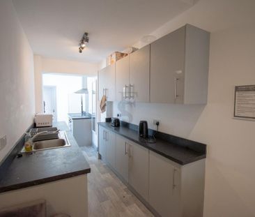 1 bedroom in a house share to rent - Photo 3