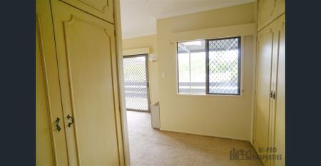 Cozy Home in ideal location - Photo 5