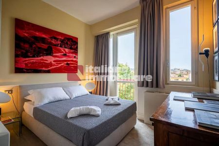 Attico e Super Attico completamente ristrutturato a pochi passi dal Duomo in Affitto - Photo 2