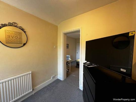 4 bedroom property to rent in Guildford - Photo 1