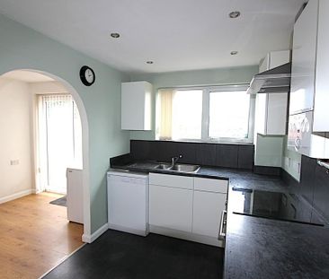 3 bedroom semi-detached house to rent - Photo 6