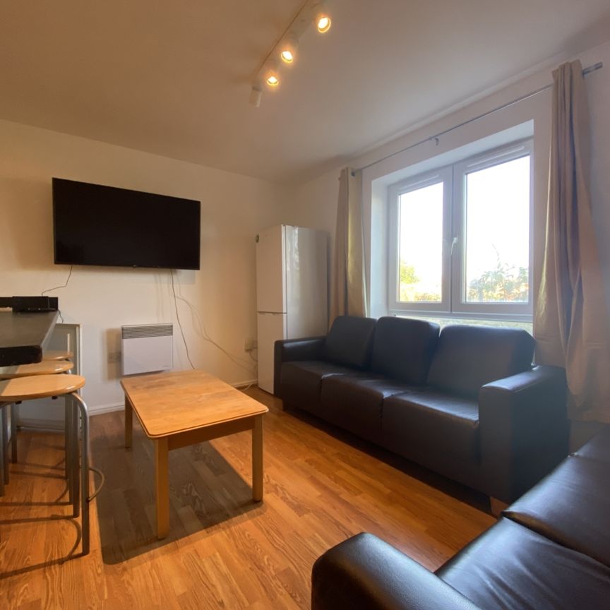 Gwennyth Street, Cathays - Photo 1