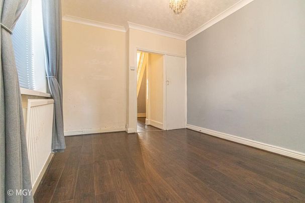 2 bedroom end of terrace house to rent - Photo 1