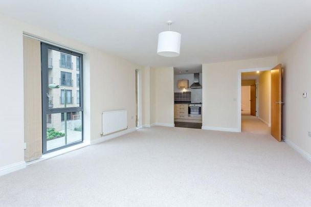 3 bedroom flat to rent - Photo 1