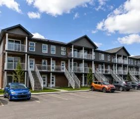1 room apartment of 95m² in Gatineau - Photo 1
