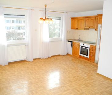 REMAX - Gemütliche 2,5-Zi-Wohnung in Stetten mit Stellplatz und EBK - Foto 1
