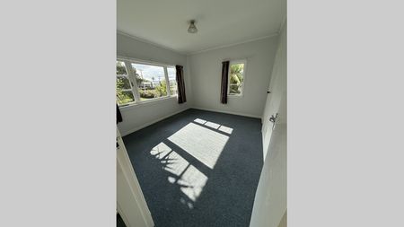 Spacious 2-Bedroom Standalone - Photo 3