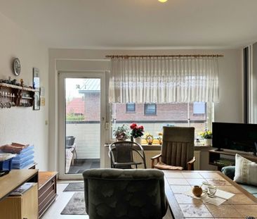 Gemütliche 2ZKB Dachgeschosswohnung mit EBK & Balkon in zentraler S... - Foto 1