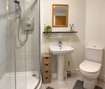 2 bedroom semi-detached house to rent - Photo 6