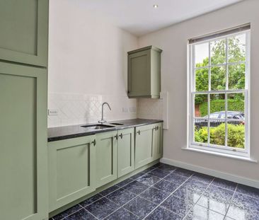 Lovely riverside apartment in a highly sought-after conservation ar... - Photo 3