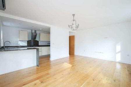 Wyndam Hall, Horsham, RH12 - Photo 2