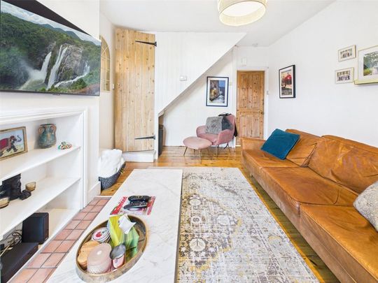 2 bedroom end of terrace house to rent - Photo 1