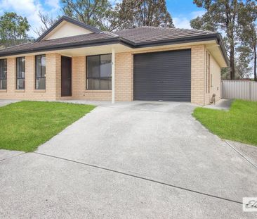 Spacious Townhouse in a Peaceful Cul-de-Sac - Photo 3