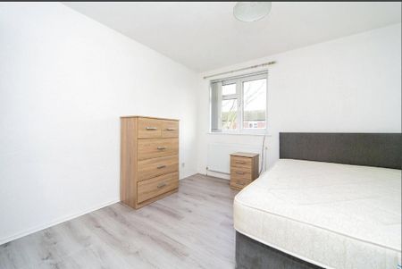 4 bedroom house to rent - Photo 3
