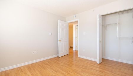 Belmar Plaza - Photo 2