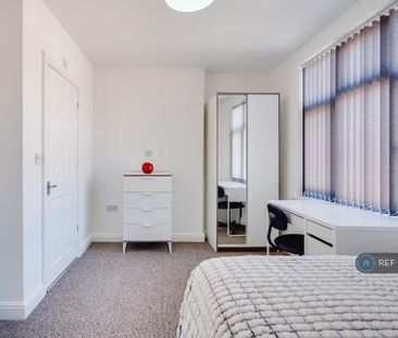 1 bedroom in a house share to rent - Photo 3