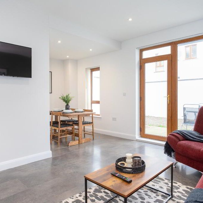 Room 3, Epworth Street, Belfast, BT5 4QR - Photo 1