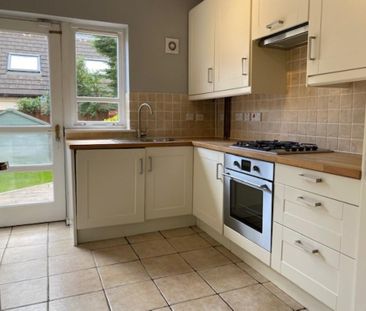 2 bedroom end of terrace house to rent - Photo 4